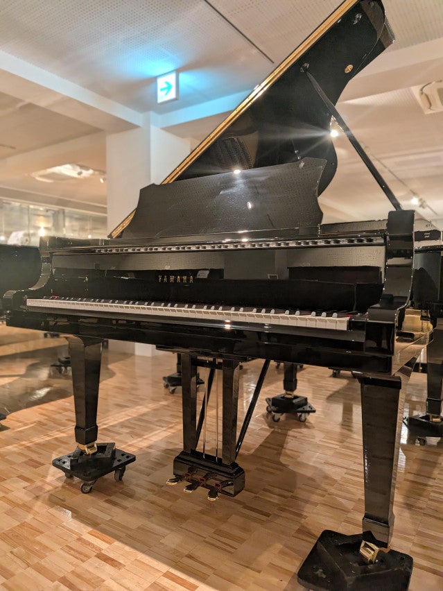 中古ピアノ YAMAHA(ヤマハ) S400E