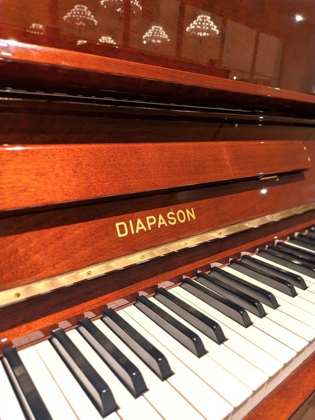 DIAPASON(ディアパソン) DL125 中古ピアノ 上品な木目艶出し・猫脚仕様