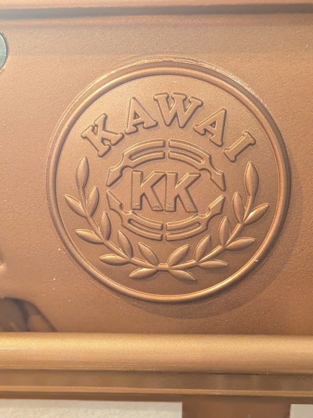 KAWAI アップライトピアノ　アンティークタイプ KAWAI（カワイ） MO55 中古ピアノ 音も佇まいも、ワンランク上のアップ