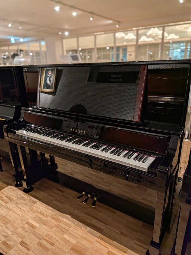 YAMAHA(ヤマハ) W102 中古ピアノ 安らぎを与える落ち着いた褐色の木目 YAMAHA(ヤマハ) W102 中古ピアノ 安らぎを与える落ち着いた褐色の木目