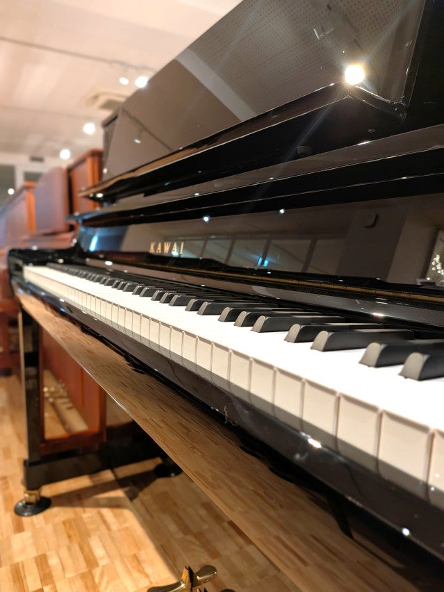 KAWAI(カワイ) K400 中古ピアノ 新たなスタイルのカワイアップライト