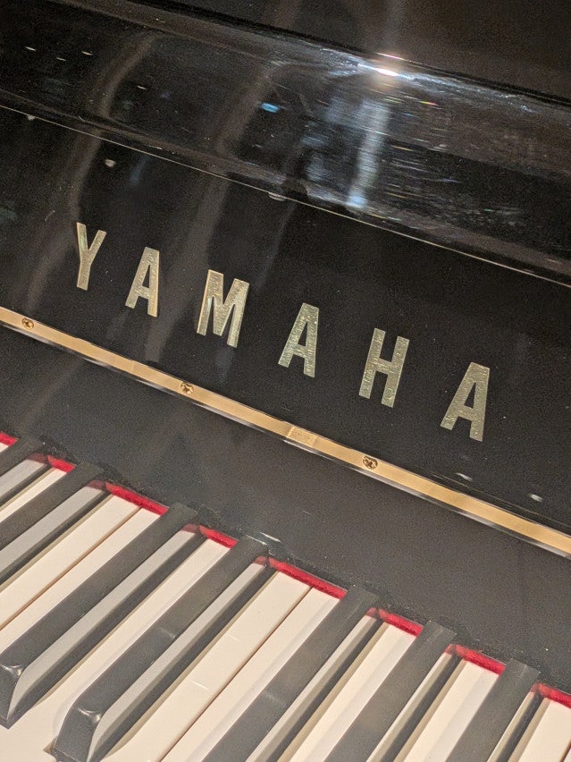 YAMAHA（ヤマハ） b113 中古ピアノ 初めてのピアノとしてお勧め。高さ