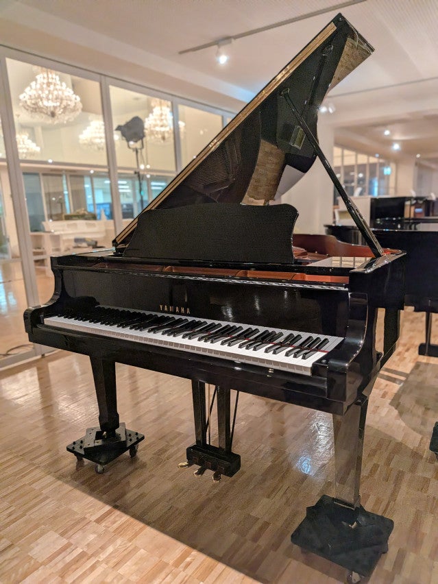 YAMAHA（ヤマハ） UX1 中古ピアノ 人気の「Xシリーズ」スタンダード